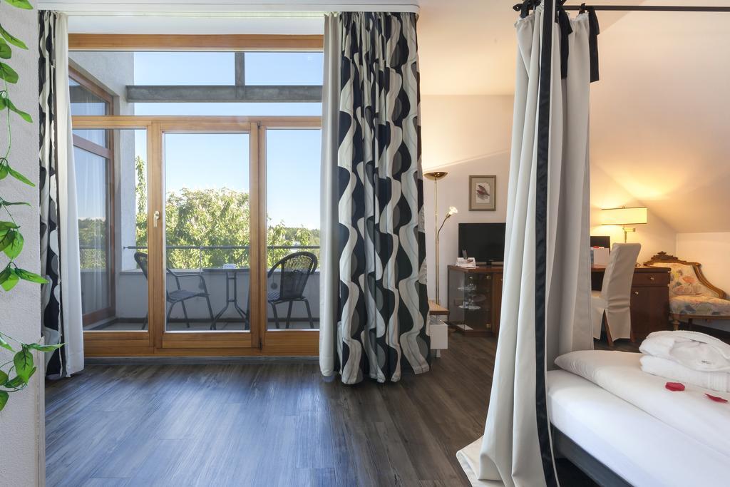 Romantik Hotel Johanniter-Kreuz Uberlingen Buitenkant foto
